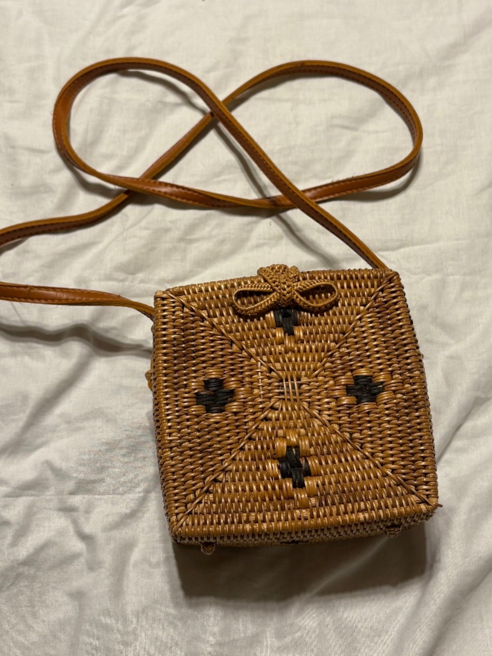 2018 Urban Outfitters Harper Woven Rattan Square Crossbody Bag Straw Boho